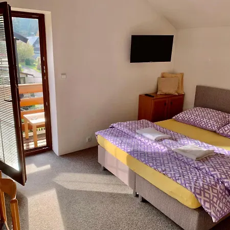 Lenka 1 Guest house